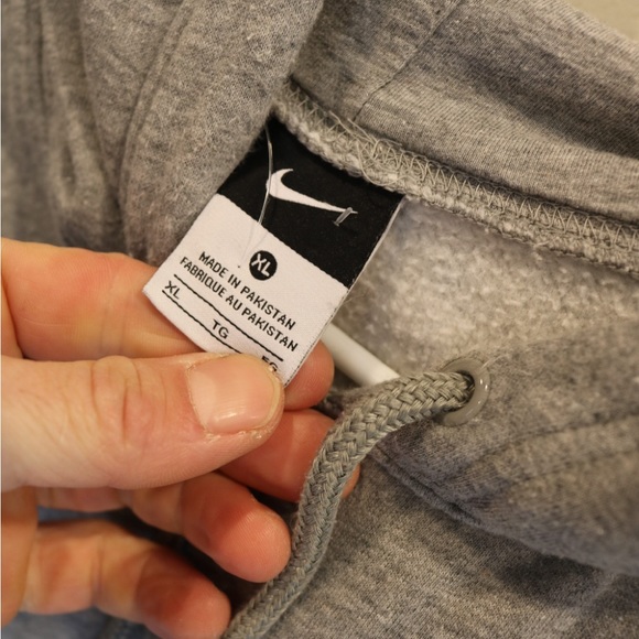 Nike hoodie - Picture 3 of 5